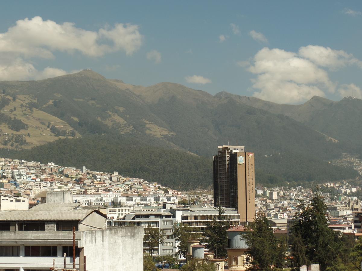 Hostel Revolution Quito Extérieur photo