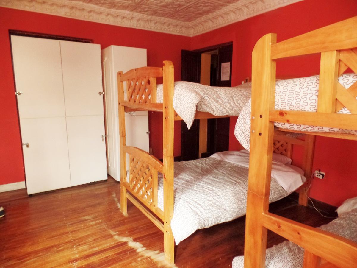 Hostel Revolution Quito Extérieur photo