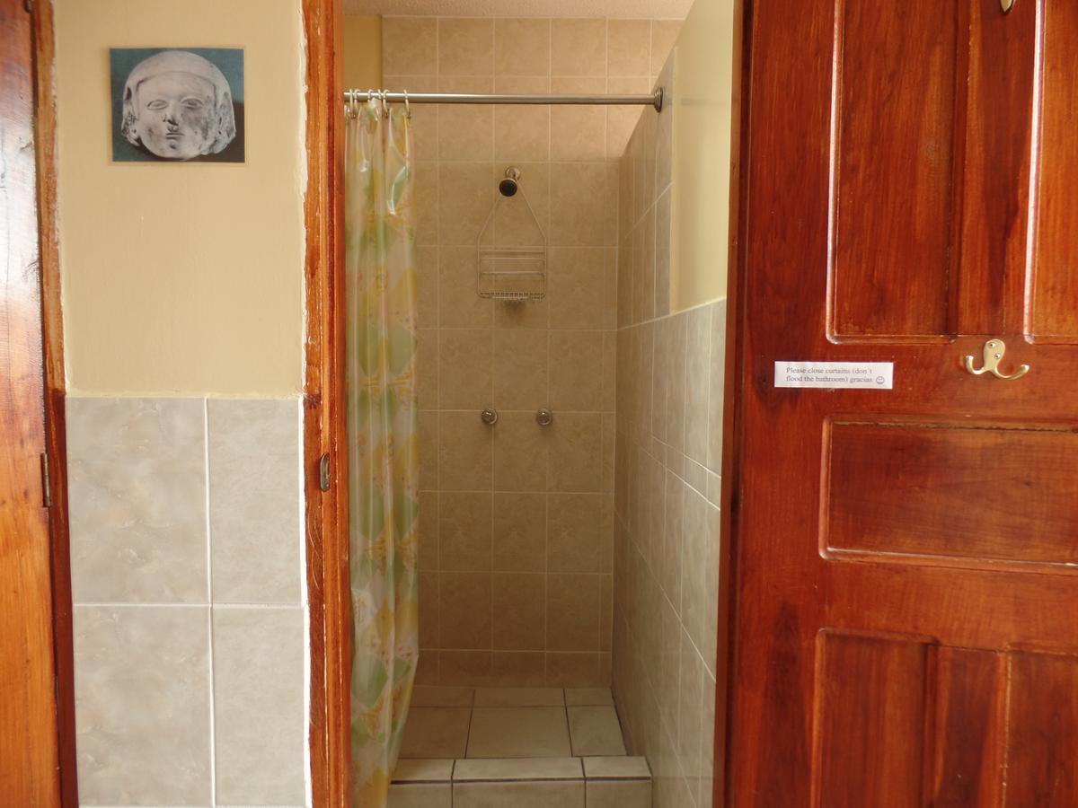 Hostel Revolution Quito Extérieur photo